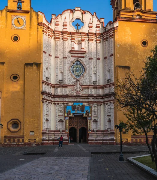 Main Church Metepec Mexico Painted Yellow Baroque Style — Stock Photo, Image