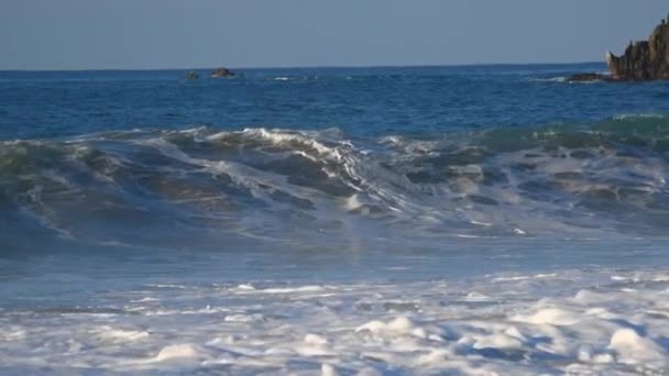 Slow Motion Video Waves Crashing Beach Sunset — Stock Video