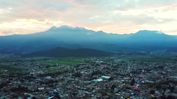 Antenn Video Den Magiska Staden Amecameca Delstaten Mexiko Passerar Genom — Stockvideo