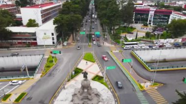 Meksika eyaletinin Toluca şehrinin eğik bir görüntüsü..