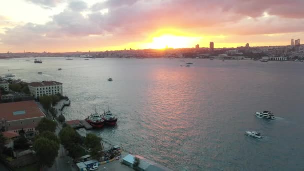 Стамбул Турция 2022 Турецкие Корабли Яхты Плывущие Босфору Морское Движение — стоковое видео