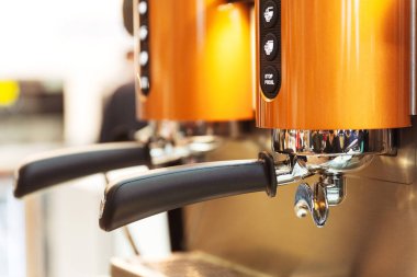 Kahve yapmak için ofis kahve makinesi. Evde kullanmak için plastik kahve makinesi. İstanbul Kahve Makinesi Sergisi