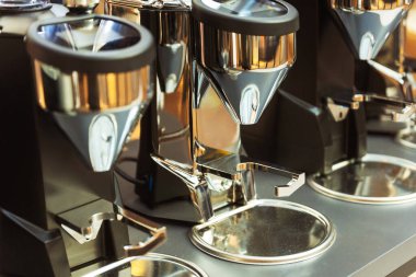 Kahve yapmak için ofis kahve makinesi. Evde kullanmak için plastik kahve makinesi. İstanbul Kahve Makinesi Sergisi