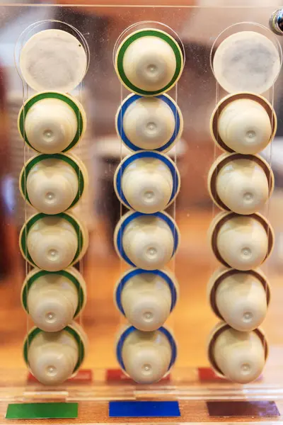 Plastikowe Kapsułki Ekspresu Kawy Tabletki Proszku Kawy Spożycia Biurze — Zdjęcie stockowe