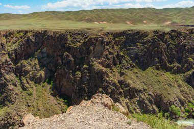 Alma bölgesindeki kayalık dağlar. Kazakistan 'da kayalık bölge. Yüksek kalite fotoğraf