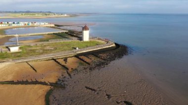 Günbatımında Brightlingsea deniz feneri kulesi, büyüleyici hafif deniz kıyısında özel bir gün, Essex, İngiltere, İngiltere