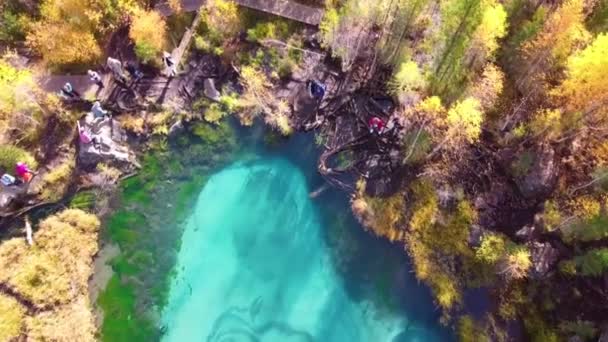 Aérienne Dessus Lac Geyser Turquoise Avec Eau Minérale Transparente Argile — Video