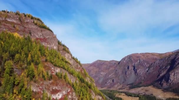 Yüzyıllardır Altai Dağları Nda Bulunan Alışılmadık Yerlerin Renklerin Havadan Görünüşü — Stok video