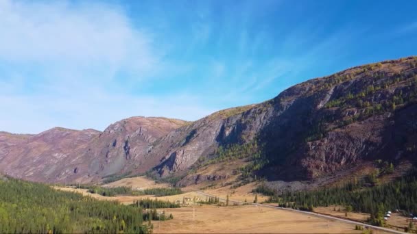 Красивый Панорамный Снимок Снежных Алтайских Гор Облачном Фоне Северный Чуйский — стоковое видео