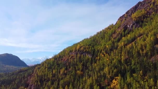 Krásný Panoramatický Záběr Zasněžené Altai Hory Vrcholky Zamračené Obloze Pozadí — Stock video