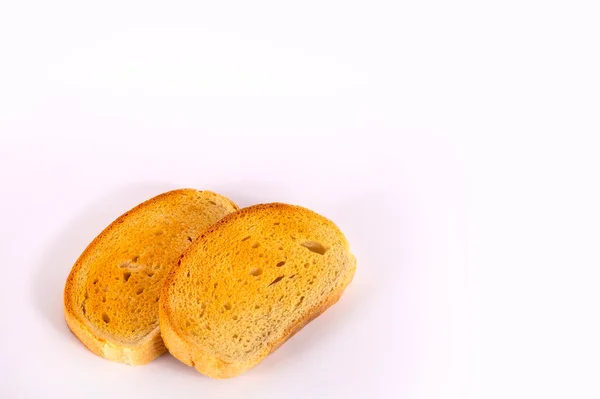 Zwei Scheiben Toastbrot Weißes Und Schwarzes Stück Brot Auf Weißem — Stockfoto