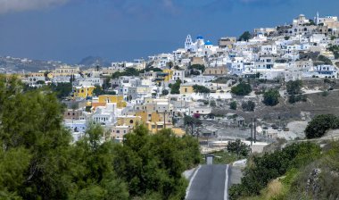 Yunanistan kıyılarının açıklarındaki Ege Denizi 'ndeki Santorini volkanik adası.