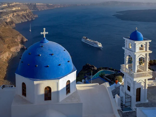 Blue Domed Church High Clifftop Cruise Ship Volcanic Caldera Greek — Stock Photo, Image