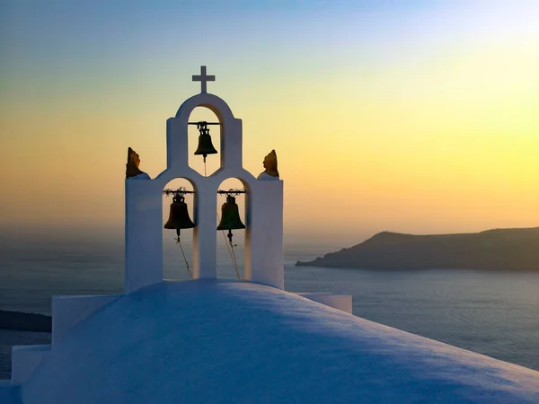 Sunset Bell Tower Church Town Oia Clifftop Volcanic Caldera Greek — Stock Photo, Image
