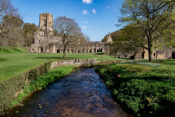 Ruïnes Van Fountains Abbey Bij Ripon North Yorkshire Het Noordoosten — Stockfoto