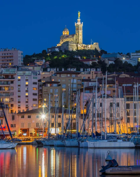 Puerto Marsella Por Noche Mirando Hacia Catedral Notre Dame Garde —  Fotos de Stock