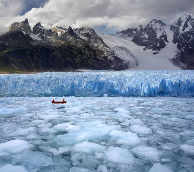 Güney Şili 'deki Kuzey Patagonya Buz Sahası' ndaki Buzul.