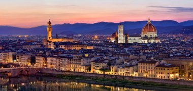 Palazzo Vecchio ve Cattedrale di Santa Maria del Fiore (Duomo) ve Toskana, İtalya 'daki Floransa şehri.