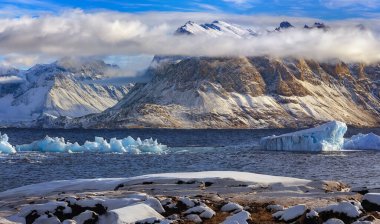 Doğu Grönland'da Scoresbysund uzak ulaşır Kuzeybatı Fiyort.