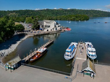 İngiltere 'nin kuzeybatısındaki Cumbria Gölü bölgesindeki Bowness-on-Windermere' de..