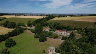 Stonegrave Minster, İngiltere 'nin kuzeydoğusundaki Stonegrave' in küçük bir köyünde. MS 757 'den tarihler.