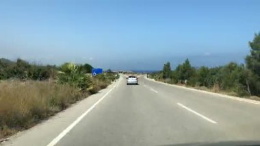 Zaman Hızı - Kıbrıs 'ta kıyı yolunda ilerliyor