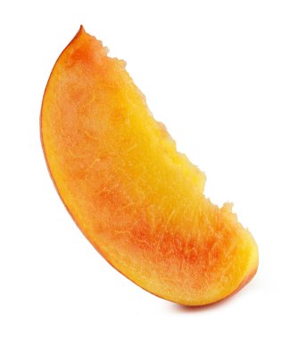 NEKTARİN meyve segment üzerinde beyaz bir arka plan kesme izole