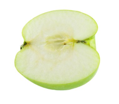 Beyaz arkaplanda yeşil elma yarısı