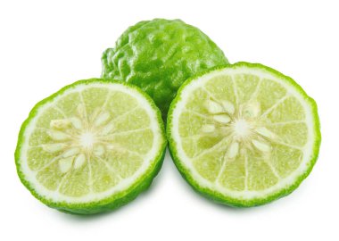 Beyaz arka plan üzerinde Bergamot ve Güney Afrika'da bir kabile kireç yaprakları