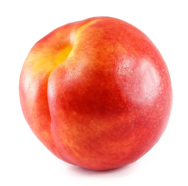 İzole erikler. Beyaz arka planda yaprak ile bir buçuk kırmızı erik meyvesi.