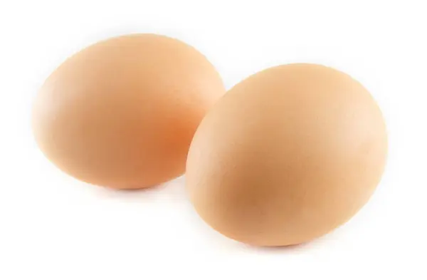 iki yumurta beyaz bir arka plan üzerinde izole