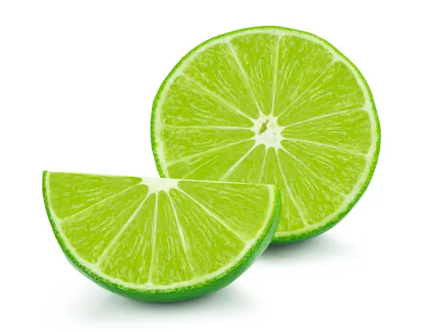 Beyaz arka plan üzerinde izole limon dilimleri
