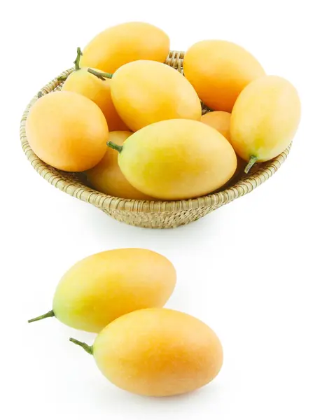 tatlı marian Erik meyve sepeti beyaz arka planda (mayongchid maprang marian Erik ve Erik mango, Tayland).