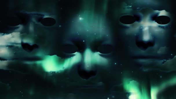 Сюрреалістичні Обличчя Пливуть Серед Хмар Анімаційне Відео — стокове відео
