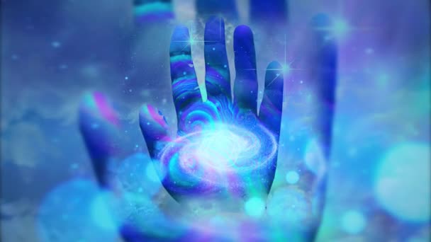 精神的な構成 メーカーの手 永遠の空間における人間の手のひらと銀河 アニメーション4Kビデオ — ストック動画