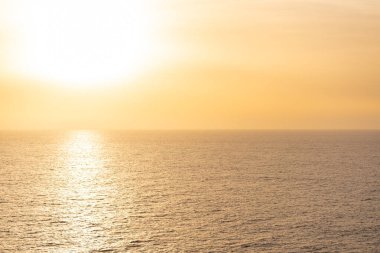 Denizin güzel fotoğrafı - Güzel altın güneş