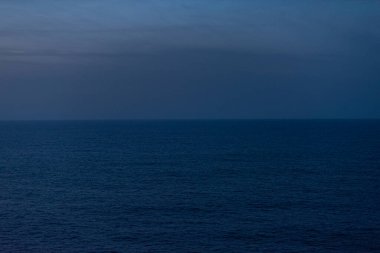 Deniz ve gökyüzünün güzel fotoğrafı