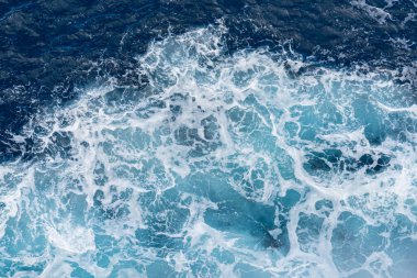 Deniz dalgalarının güzel fotoğrafı