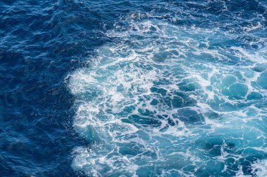 Deniz dalgalarının güzel fotoğrafı