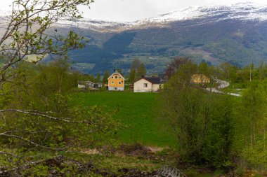 Olden - Norveç - 17 Mayıs 2023 - Dağ