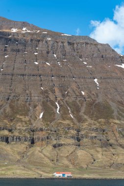 Dağ, deniz ve gökyüzü - Seydisfjordur - İzlanda - 20 Mayıs - 2023