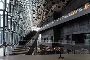 Reykjavk İzlanda - 13 Haziran 2023 - Harpa Reykjavik Konser Salonu ve Konferans Merkezi
