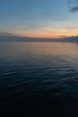 Deniz ve gökyüzünün güzel fotoğrafı