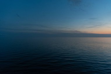 Deniz ve gökyüzünün güzel fotoğrafı