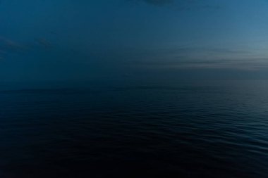 Deniz ve gökyüzünün güzel fotoğrafı