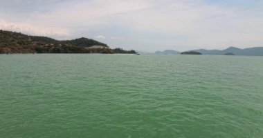 Gündüz gökyüzü ve deniz - Su hareketi