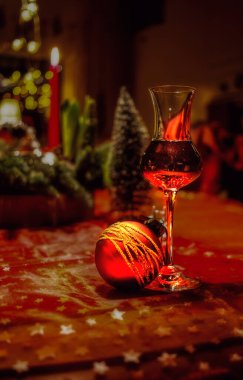 Farklı festival unsurlarıyla Noel süslemesi