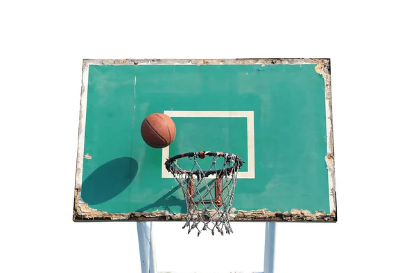 Basketbal Met Schaduw Oud Groen Backboard Geïsoleerd Witte Achtergrond — Stockfoto