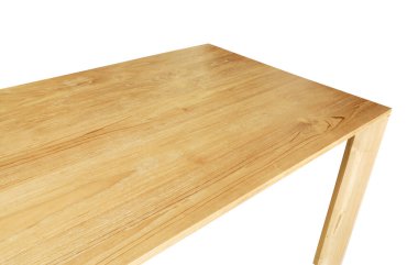 Boş meşe ağacından masa üstü beyaz arkaplanda izole edildi.