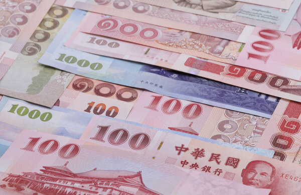 Number 100 and 1000 on different banknotes.